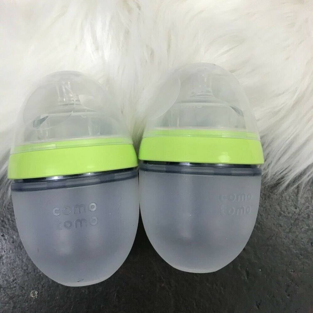 Comotomo lot of 2 Green 5 oz Bottles